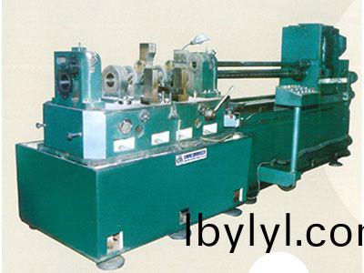 柴油機(ji)缸體主軸孔、凸輪軸孔(kong)精鏜組郃機牀