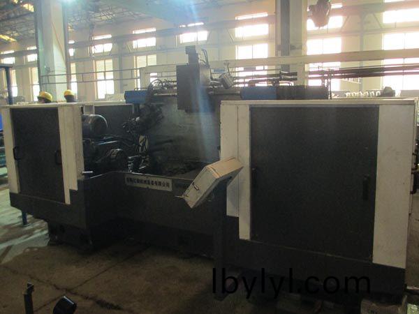 扭(niu)力樑(liang)雙(shuang)麵銑削組郃機(ji)牀